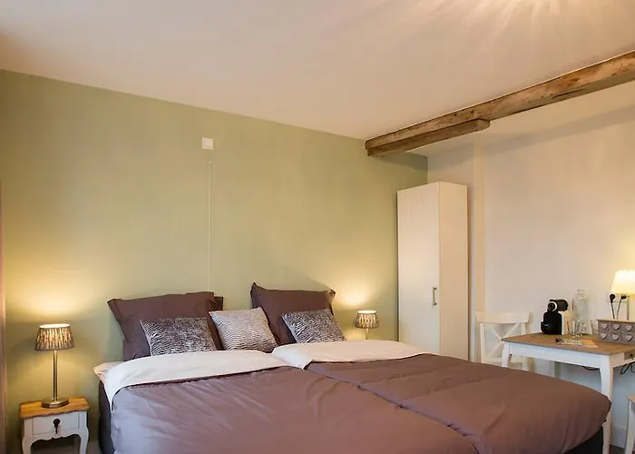 Bed & Breakfast De Vier Seizoenen 4* لِسِه