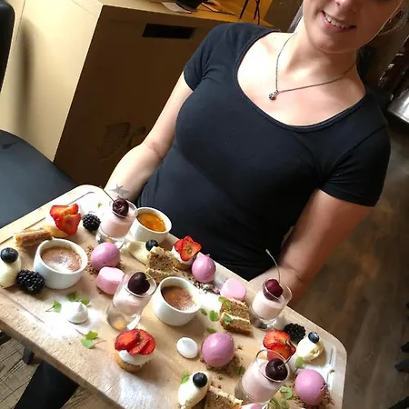 De Vier Seizoenen Nocleg ze śniadaniem 4*